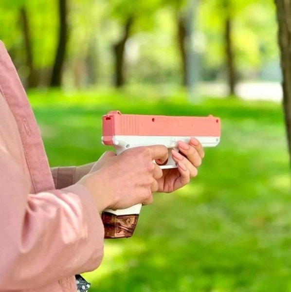 Водяний пістолет UKBOO акумуляторний електричний Water Gun Glock, 2 обойми, рожевий ( LK-1- P) Водяний пістолет UKBOO акумуляторний електричний Water Gun Glock, 2 обойми, рожевий ( LK-1- P)
